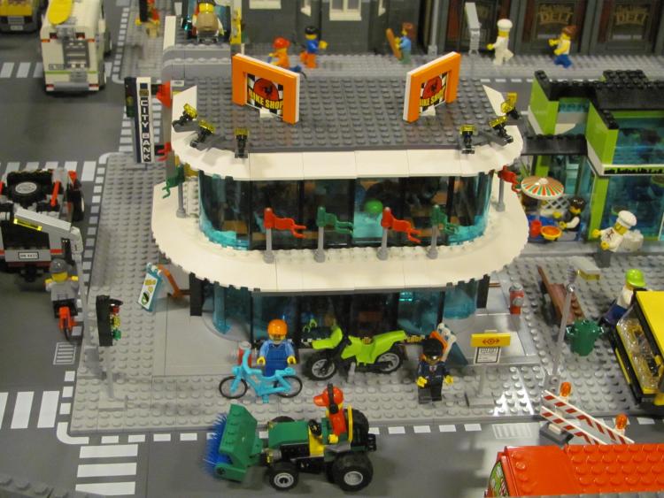 Lego World Copenhagen 2013 - bike shop